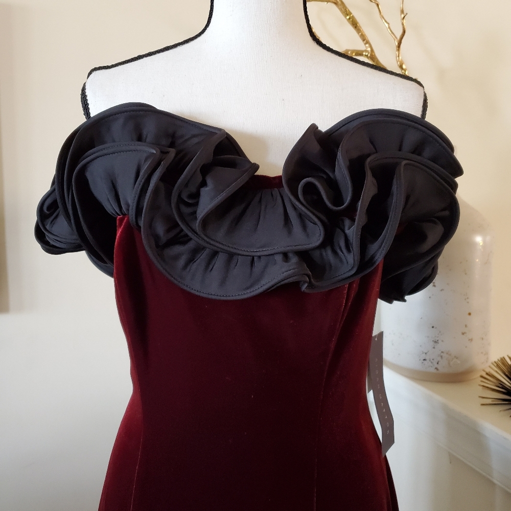 🔥Aidan Mattox Off the Shoulder Velvet Dress - Picture 4 of 16